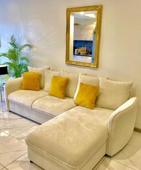 Vaste Tres Lumineux Apartment